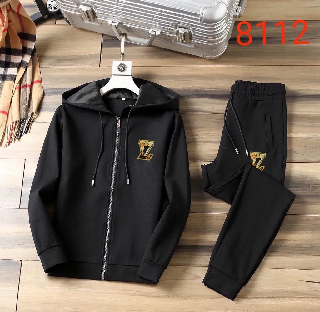 🅿️420 [LV Louis Vuitton] (Fat Man Gospel) hot-selling suit is coming. Focus on the original version of the official website. 2025 new hot-selling cardigan sweater suit. The original order is the best. 🇭🇰The meticulous work of top designers is dedicated to a fitting and perfect upper body effect. All-natural high-quality Roman cotton 100%, close-fitting comfort, noble and elegant! Original hardware embodies elegance and nobility! Counter size: M-5XL (maximum wear up to 220 pounds)